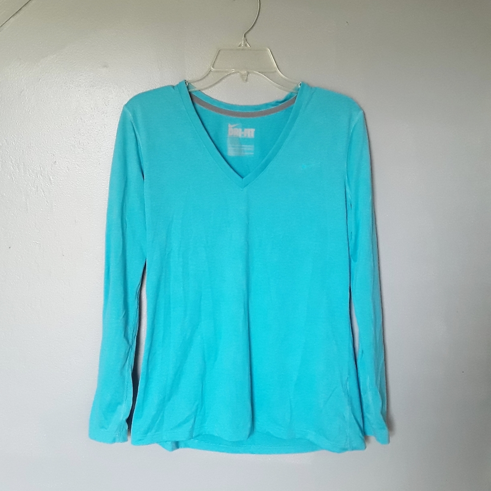 Nike dri-fit top